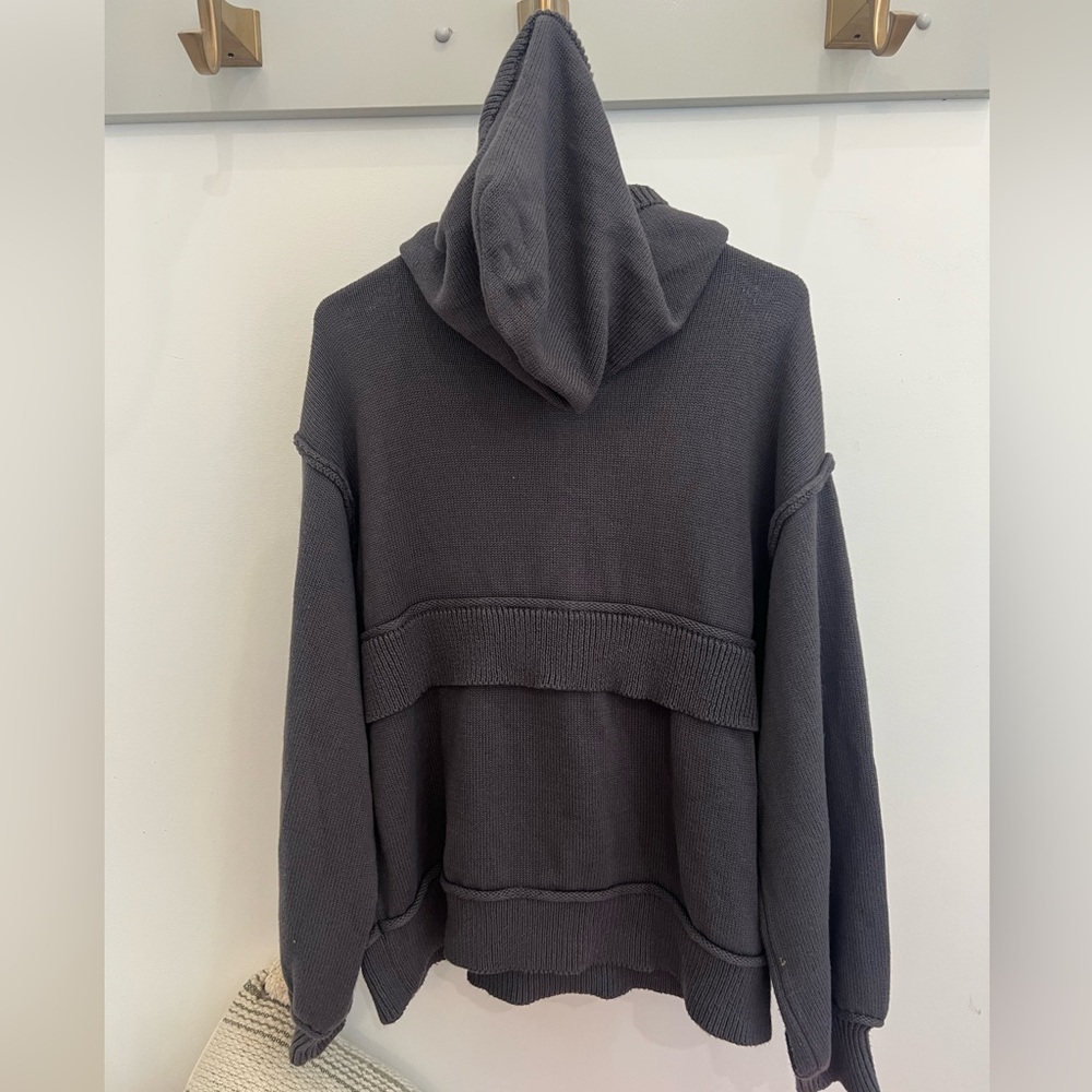 POL Pullover - Picture 2 of 2